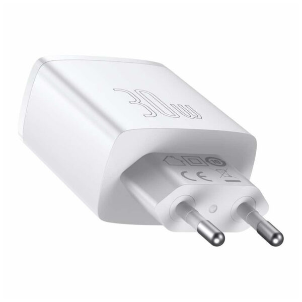 Baseus CCXJ-E02 30W şarj adaptörü – 2 USB-A + 1 USB-C PD port, kompakt tasarım