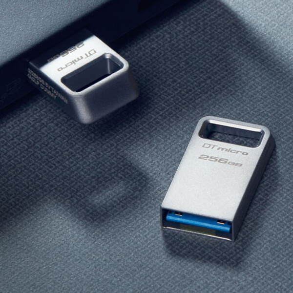 Kingston DTMC3G2/256GB Micro USB 3.2 Gen 1 Metal Flash Bellek